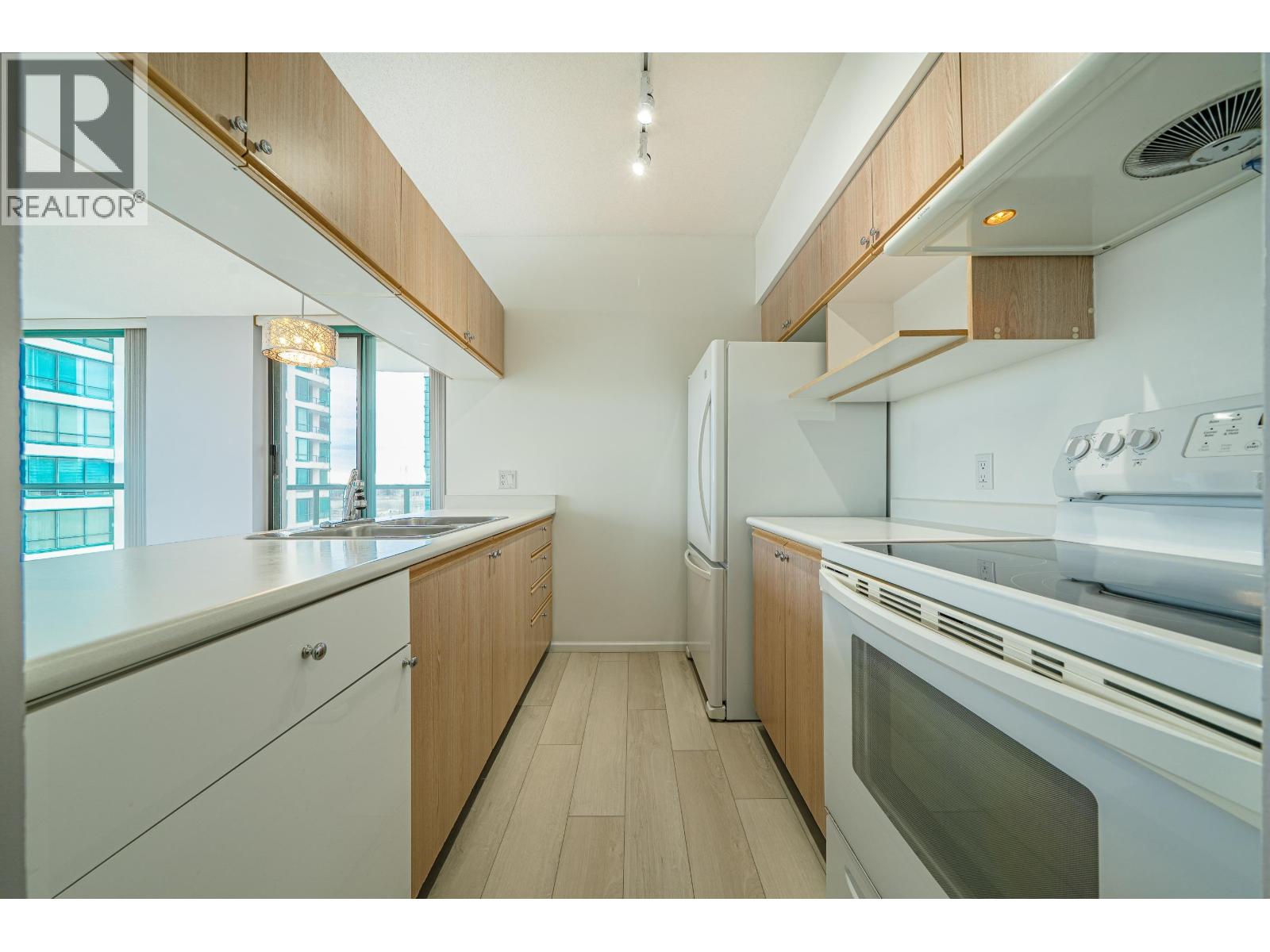 707 8871 Lansdowne Road, Richmond, British Columbia  V6X 3X8 - Photo 13 - R3093893