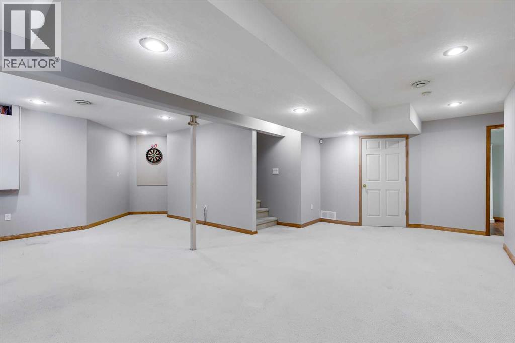 148 Stonegate Crescent Nw, Airdrie, Alberta  T4B 2S6 - Photo 31 - A2292451