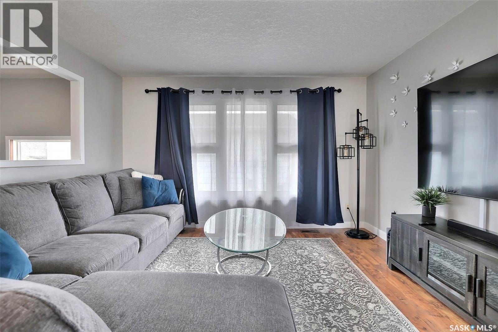 14 Boucher Crescent, Regina, Saskatchewan  S4R 7E3 - Photo 4 - SK031219