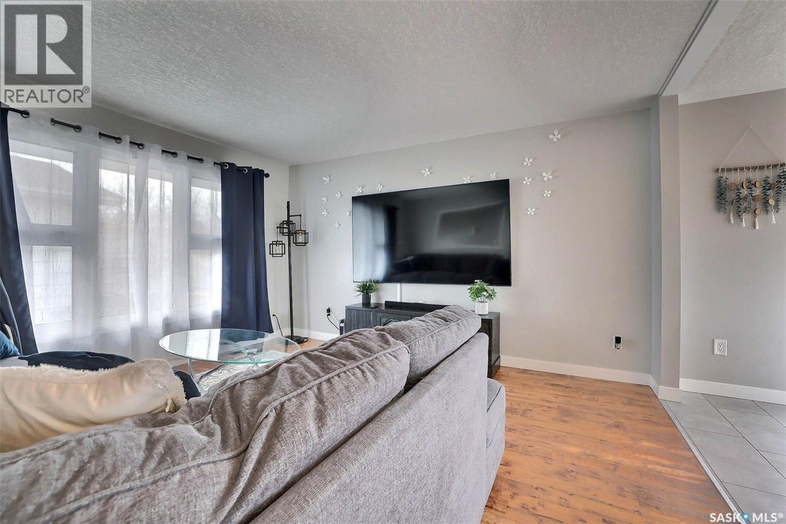 14 Boucher Crescent, Regina, Saskatchewan  S4R 7E3 - Photo 5 - SK031219