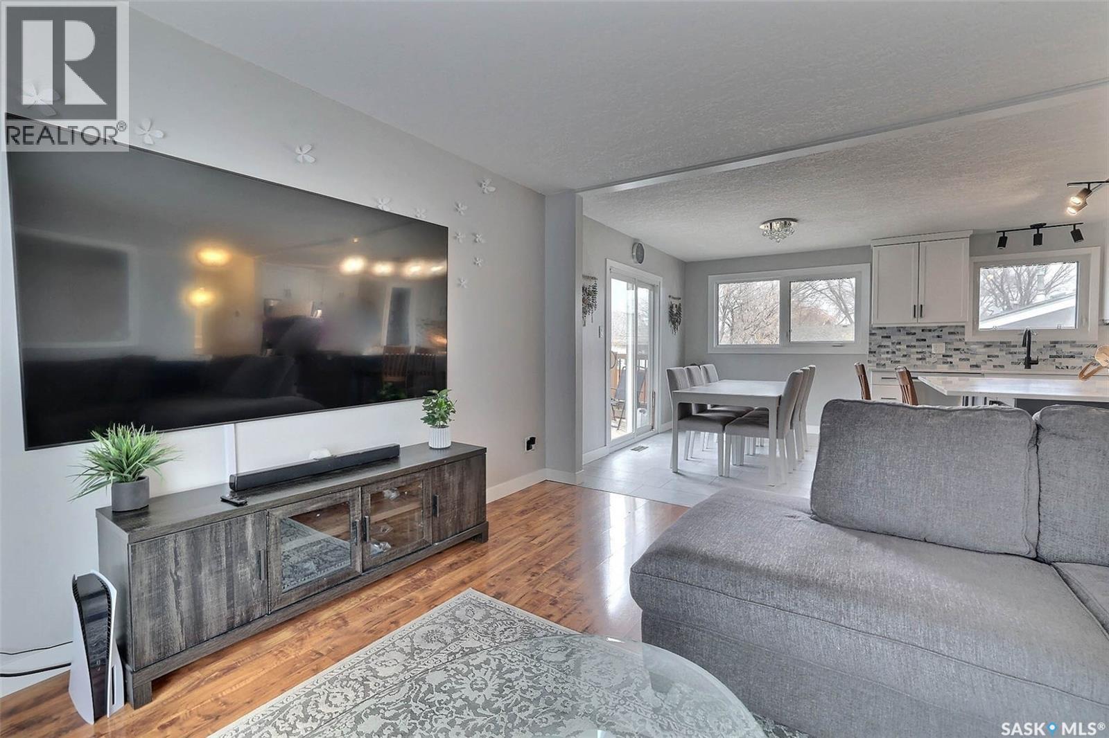 14 Boucher Crescent, Regina, Saskatchewan  S4R 7E3 - Photo 7 - SK031219