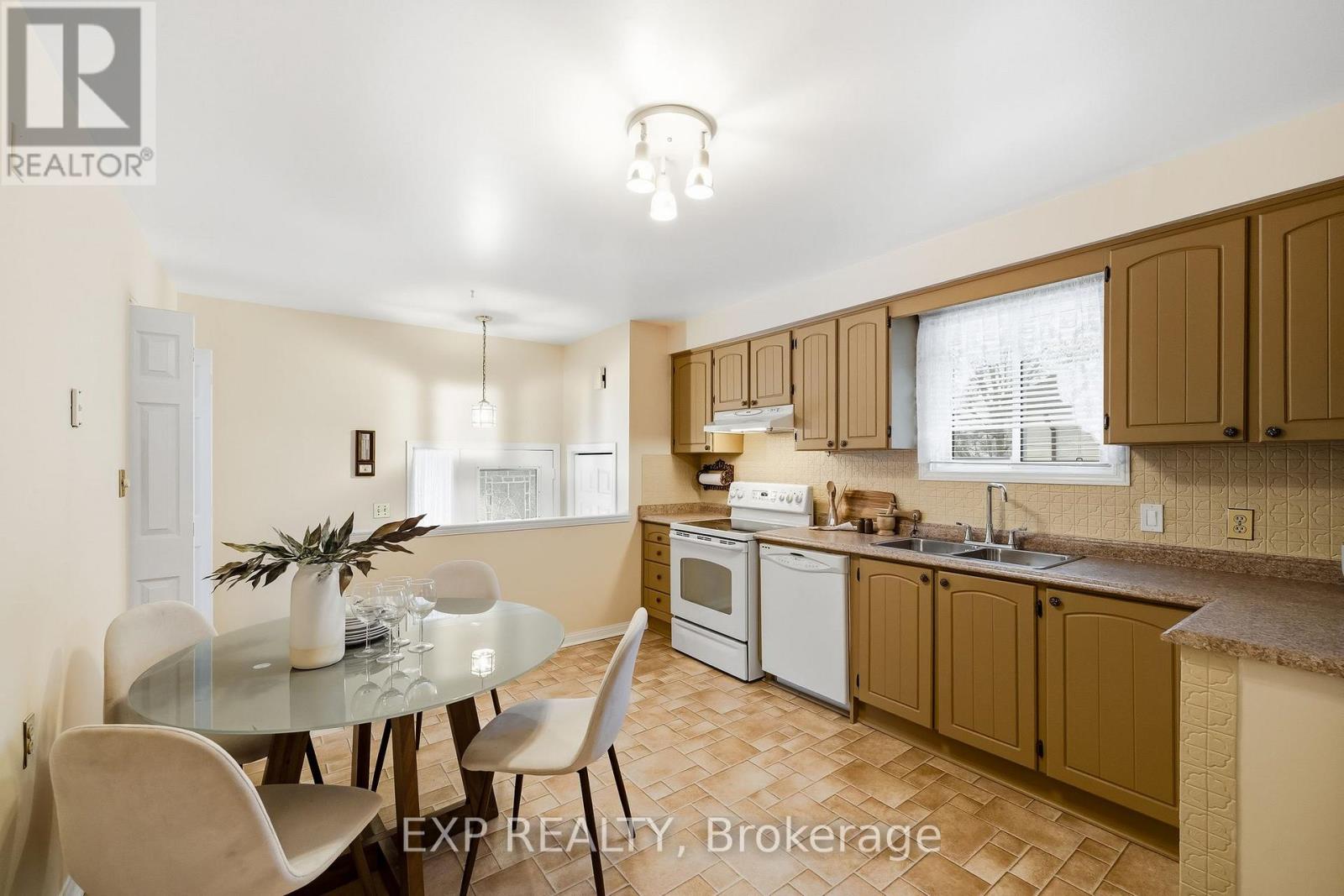 557 Daintry Crescent, Cobourg, Ontario  K9A 4X9 - Photo 11 - X12917738