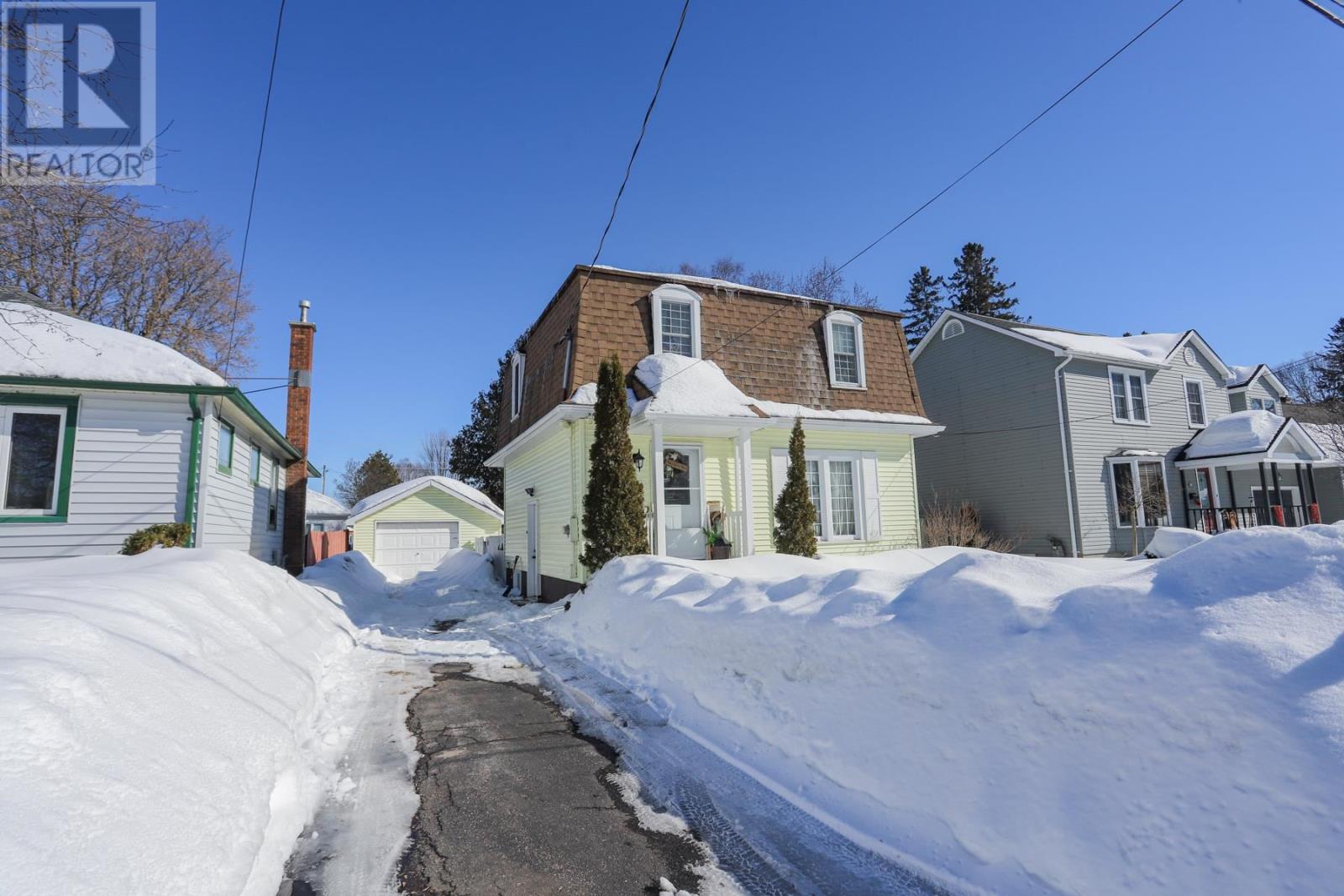 38 Riverview AVE, Sault Ste. Marie, Ontario