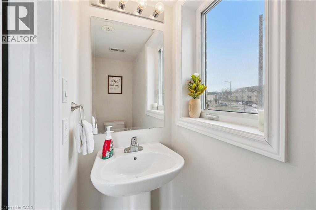 238 Law Drive, Guelph, Ontario N1E 0P6 - Photo 17 - 40811732