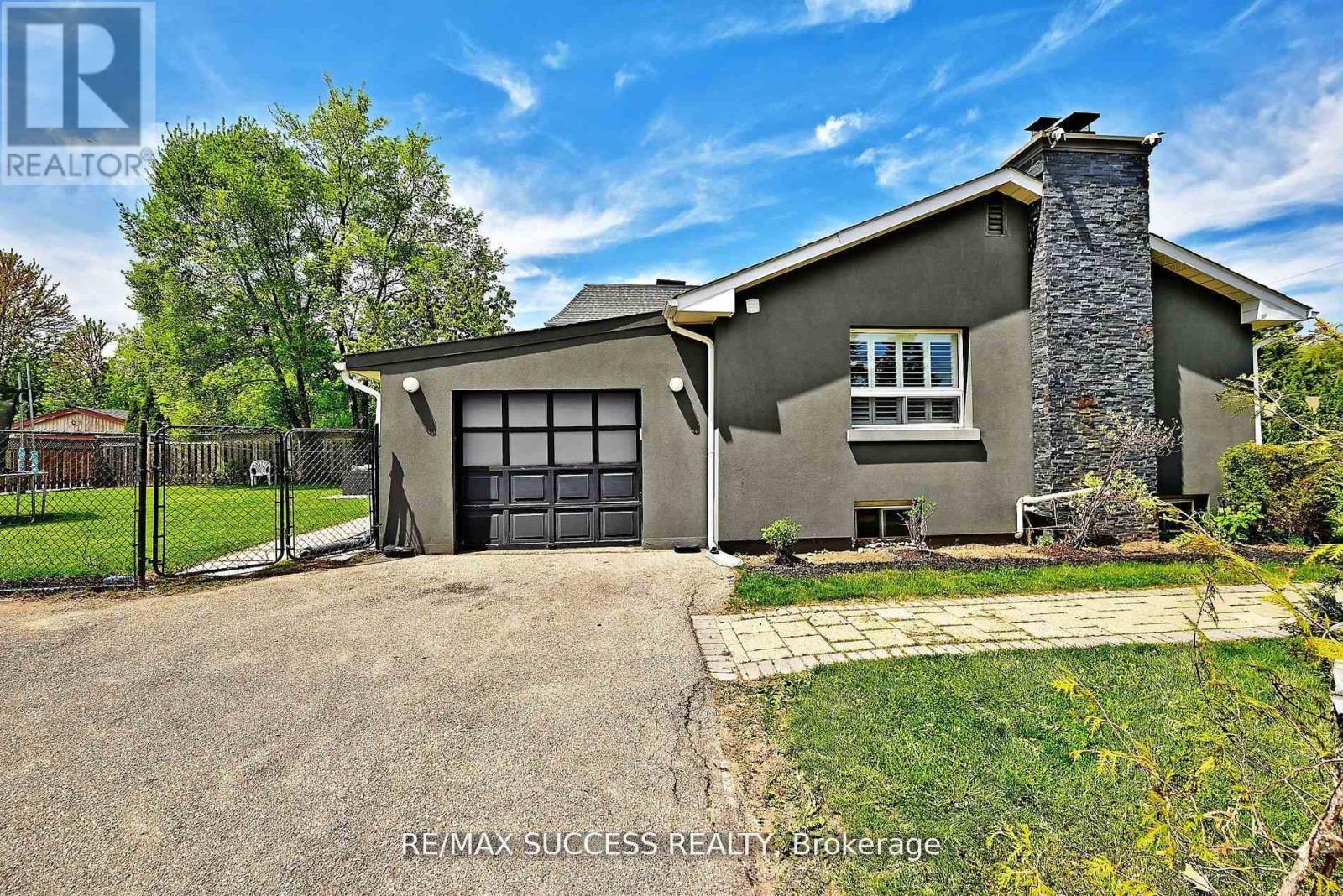 492 Sherin Drive, Oakville, Ontario  L6L 4J8 - Photo 5 - W12878136