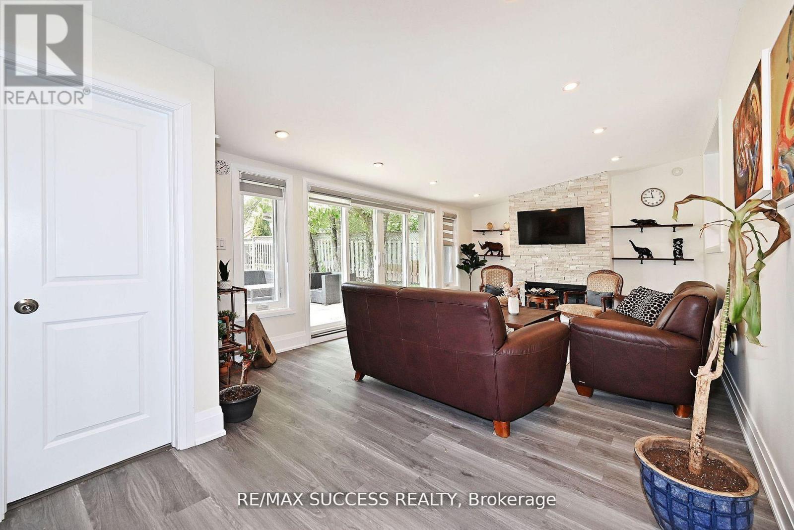 492 Sherin Drive, Oakville, Ontario  L6L 4J8 - Photo 30 - W12878136