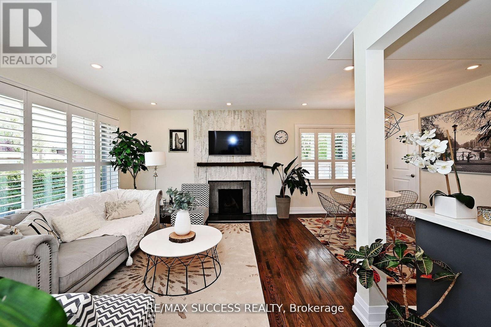 492 Sherin Drive, Oakville, Ontario  L6L 4J8 - Photo 8 - W12878136