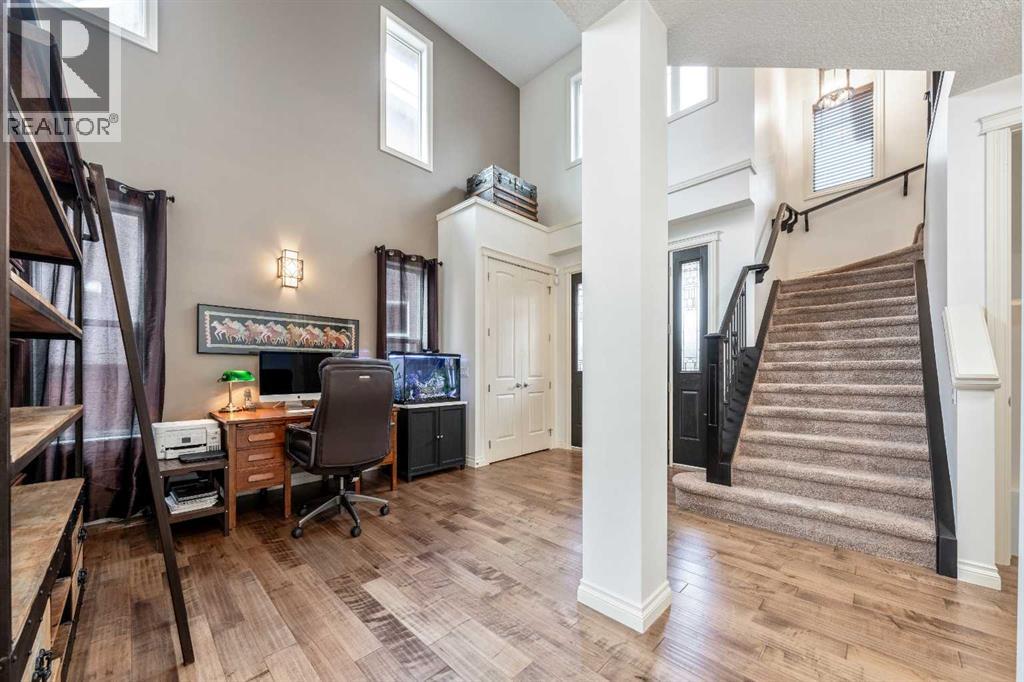 101 Rockford Road Nw, Calgary, Alberta  T3G 0E1 - Photo 3 - A2276900