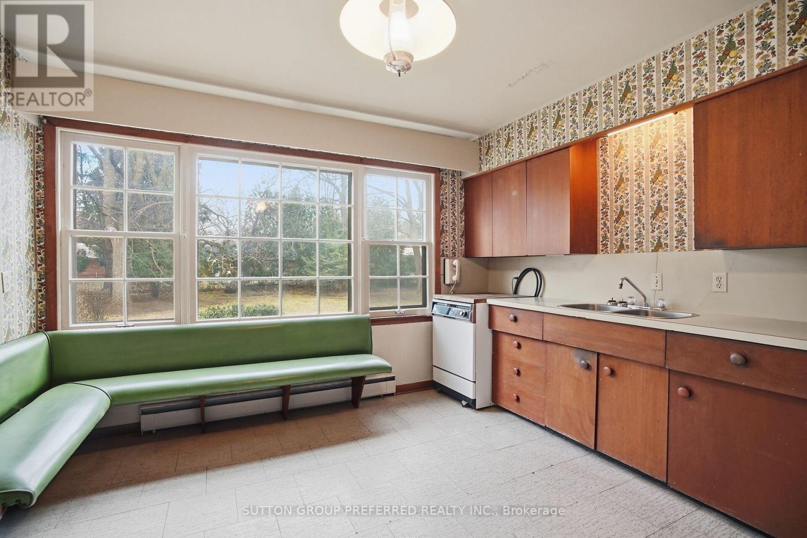 18 Ruskin Court, London North, Ontario  N6G 1S8 - Photo 10 - X12917732