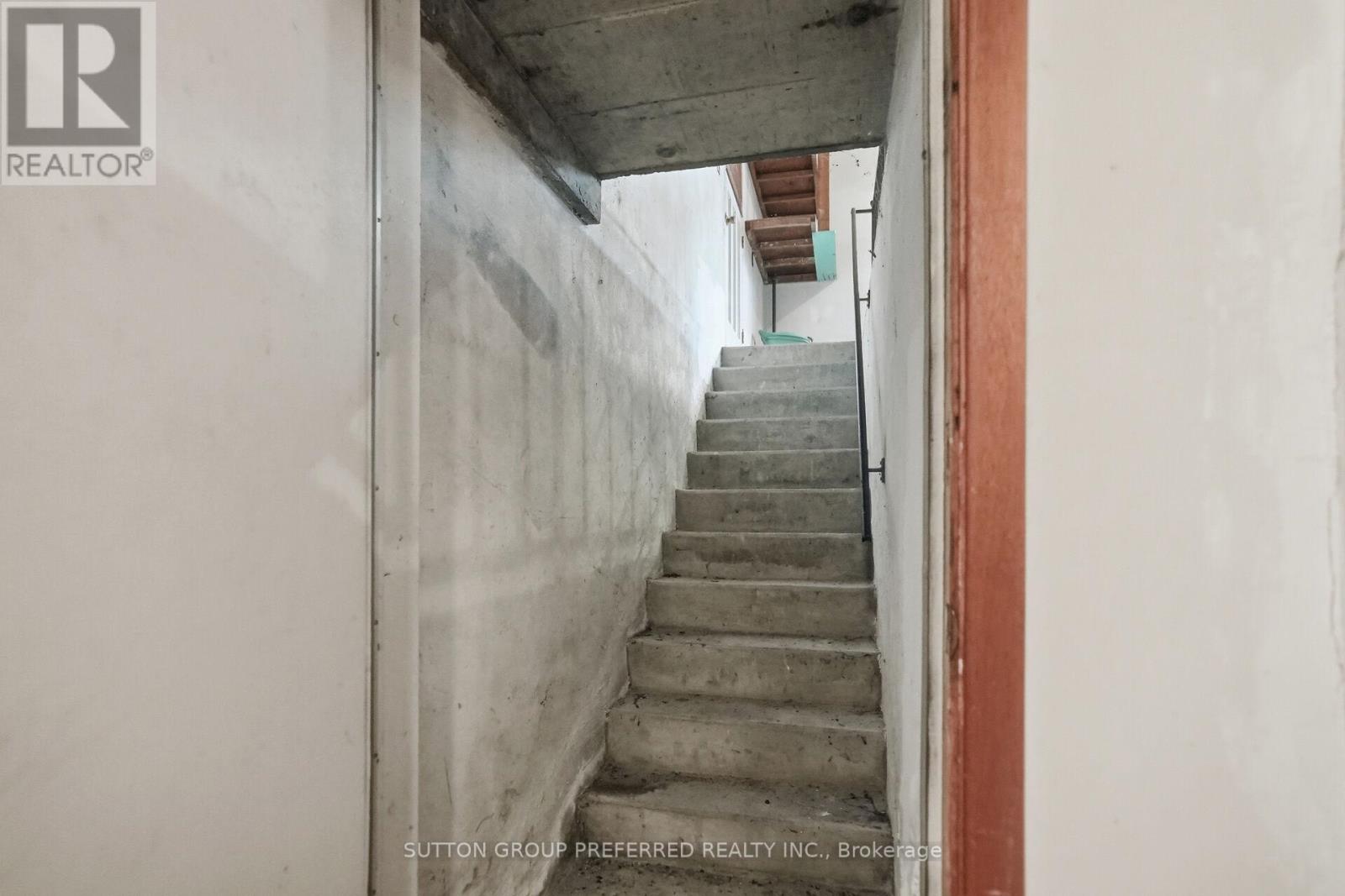 18 Ruskin Court, London North, Ontario  N6G 1S8 - Photo 39 - X12917732