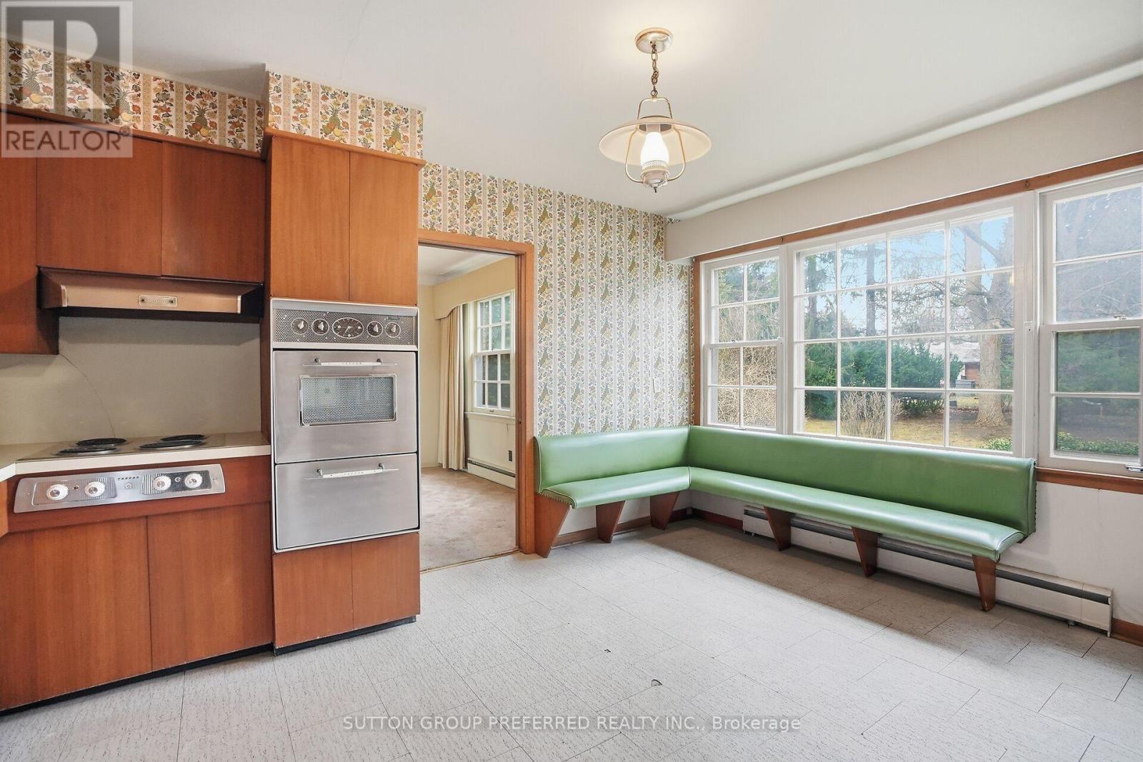 18 Ruskin Court, London North, Ontario  N6G 1S8 - Photo 8 - X12917732