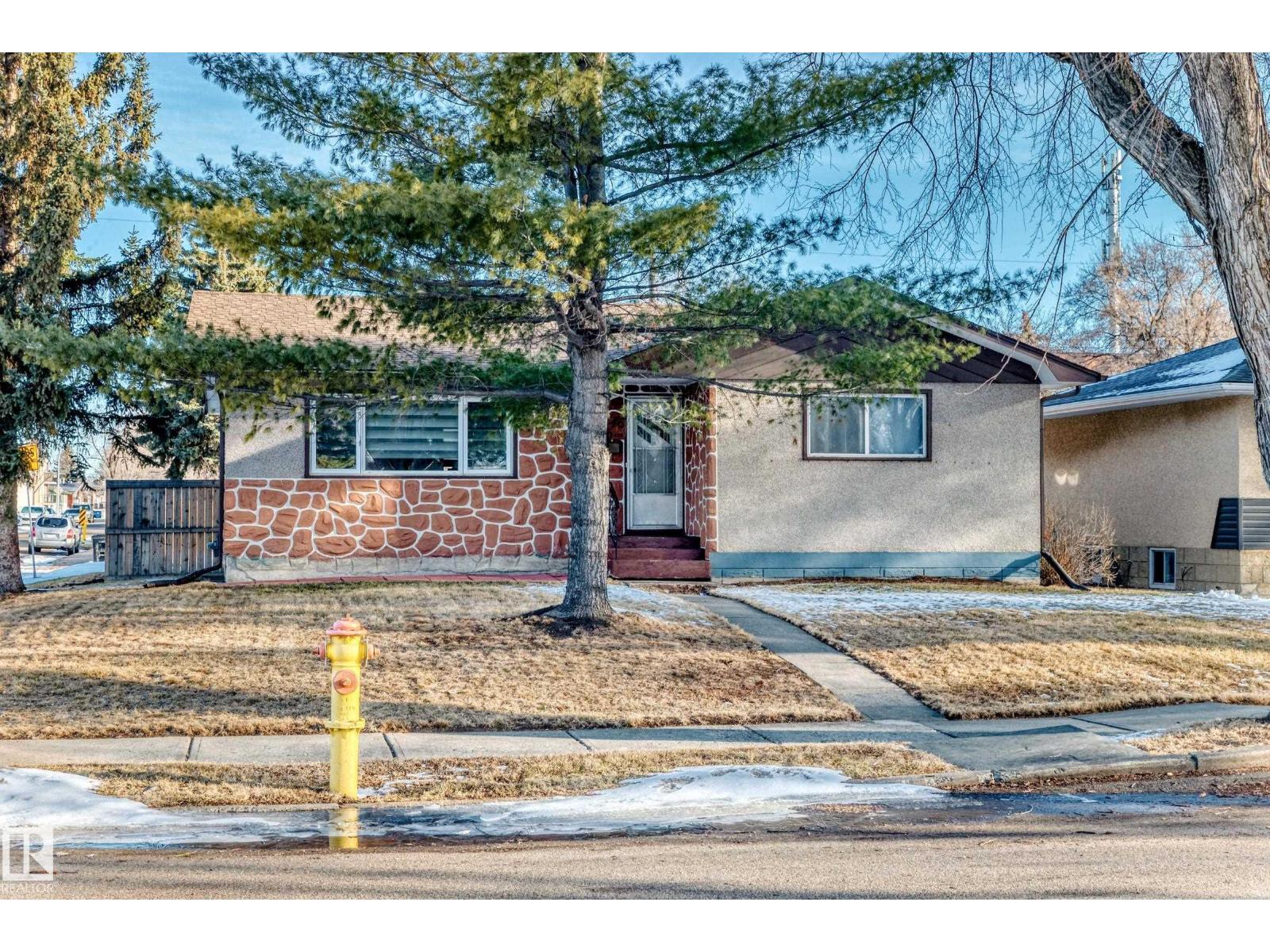 4446 116 AV NW, edmonton, Alberta