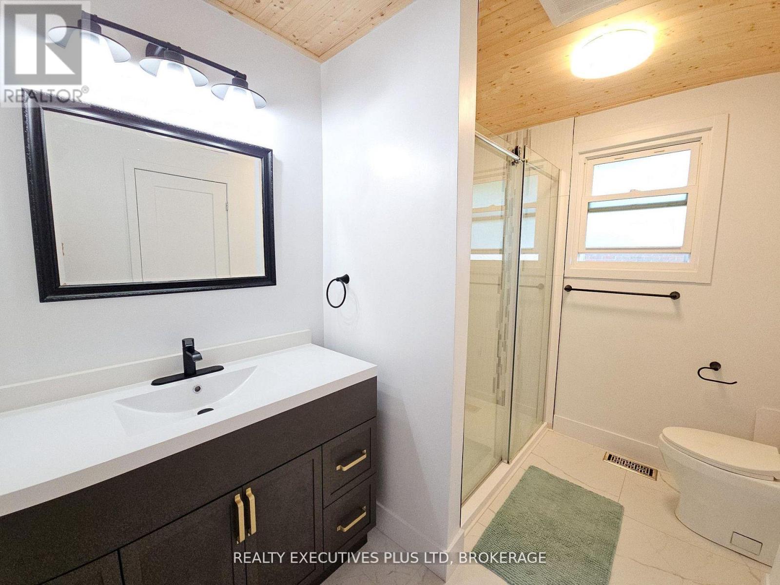 99 Carlton Avenue, Welland, Ontario  L3C 1R2 - Photo 15 - X12882810