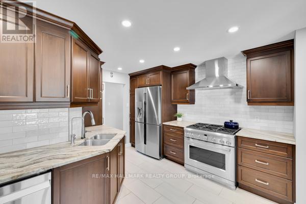 118 Queensline Drive, Ottawa, Ontario  K2H 7J5 - Photo 11 - X12917718