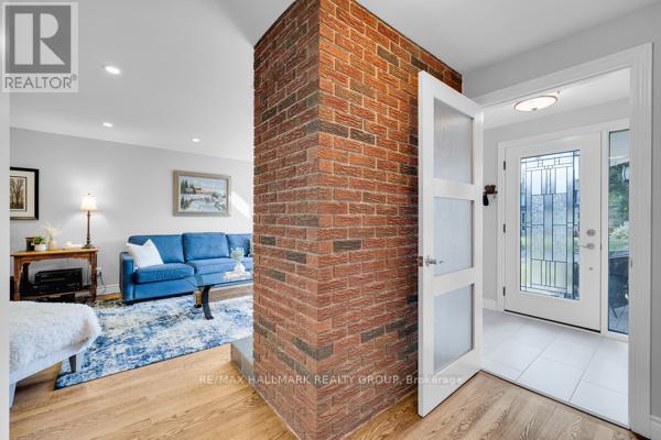 118 Queensline Drive, Ottawa, Ontario  K2H 7J5 - Photo 3 - X12917718