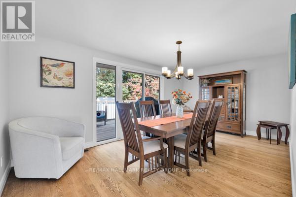 118 Queensline Drive, Ottawa, Ontario  K2H 7J5 - Photo 7 - X12917718