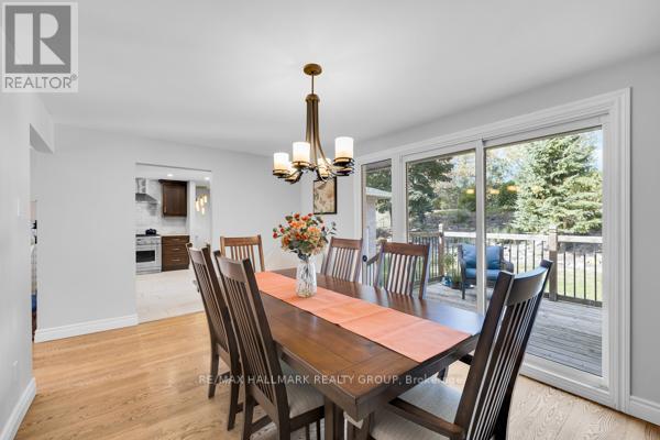 118 Queensline Drive, Ottawa, Ontario  K2H 7J5 - Photo 8 - X12917718