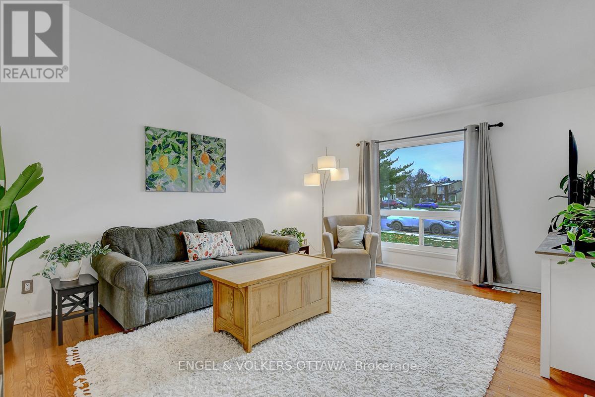 206 Sherway Drive, Ottawa, Ontario  K2J 2G6 - Photo 3 - X12917756