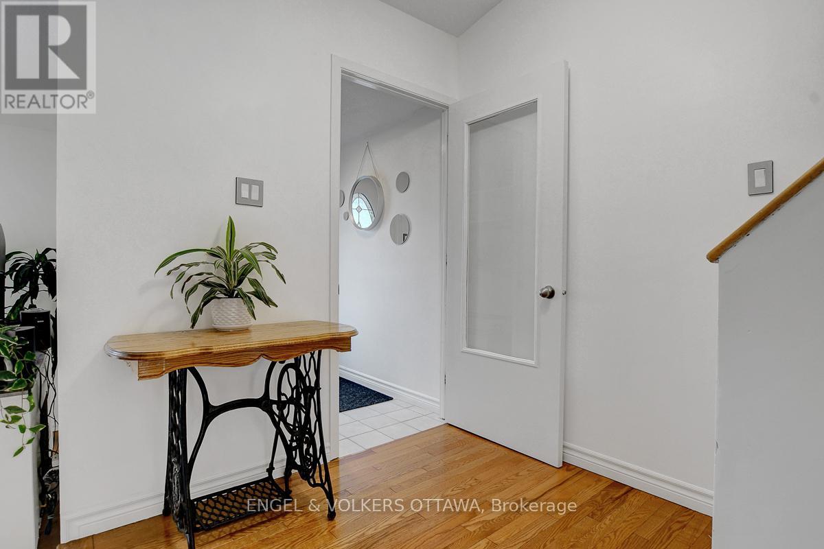 206 Sherway Drive, Ottawa, Ontario  K2J 2G6 - Photo 9 - X12917756