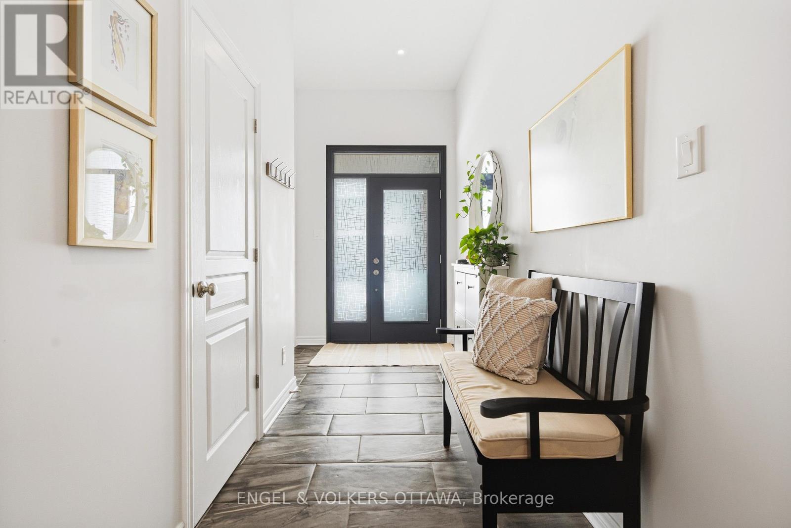 719 Twist Way, Ottawa, Ontario  K2V 0M8 - Photo 2 - X12917772