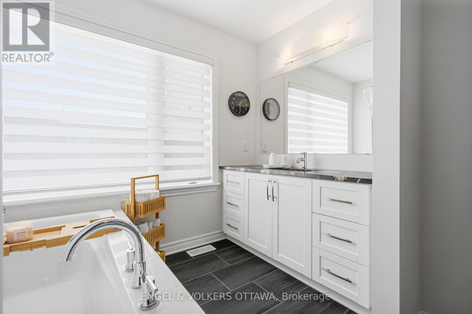 719 Twist Way, Ottawa, Ontario  K2V 0M8 - Photo 28 - X12917772