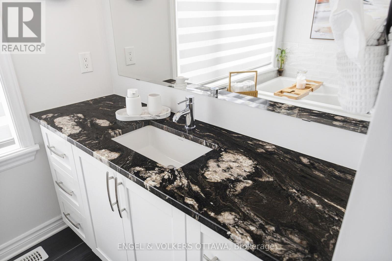 719 Twist Way, Ottawa, Ontario  K2V 0M8 - Photo 29 - X12917772