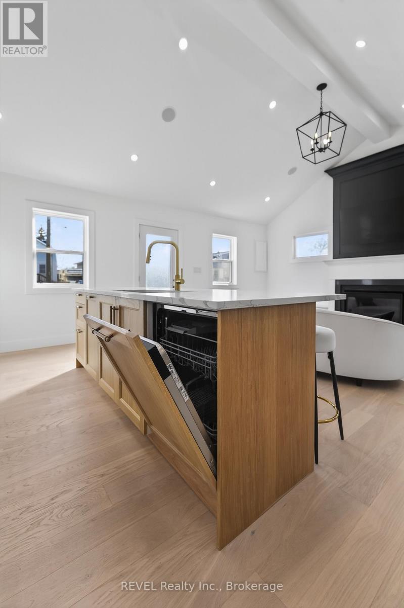 12 Bailey Street, St. Catharines, Ontario  L2S 1J4 - Photo 23 - X12917730