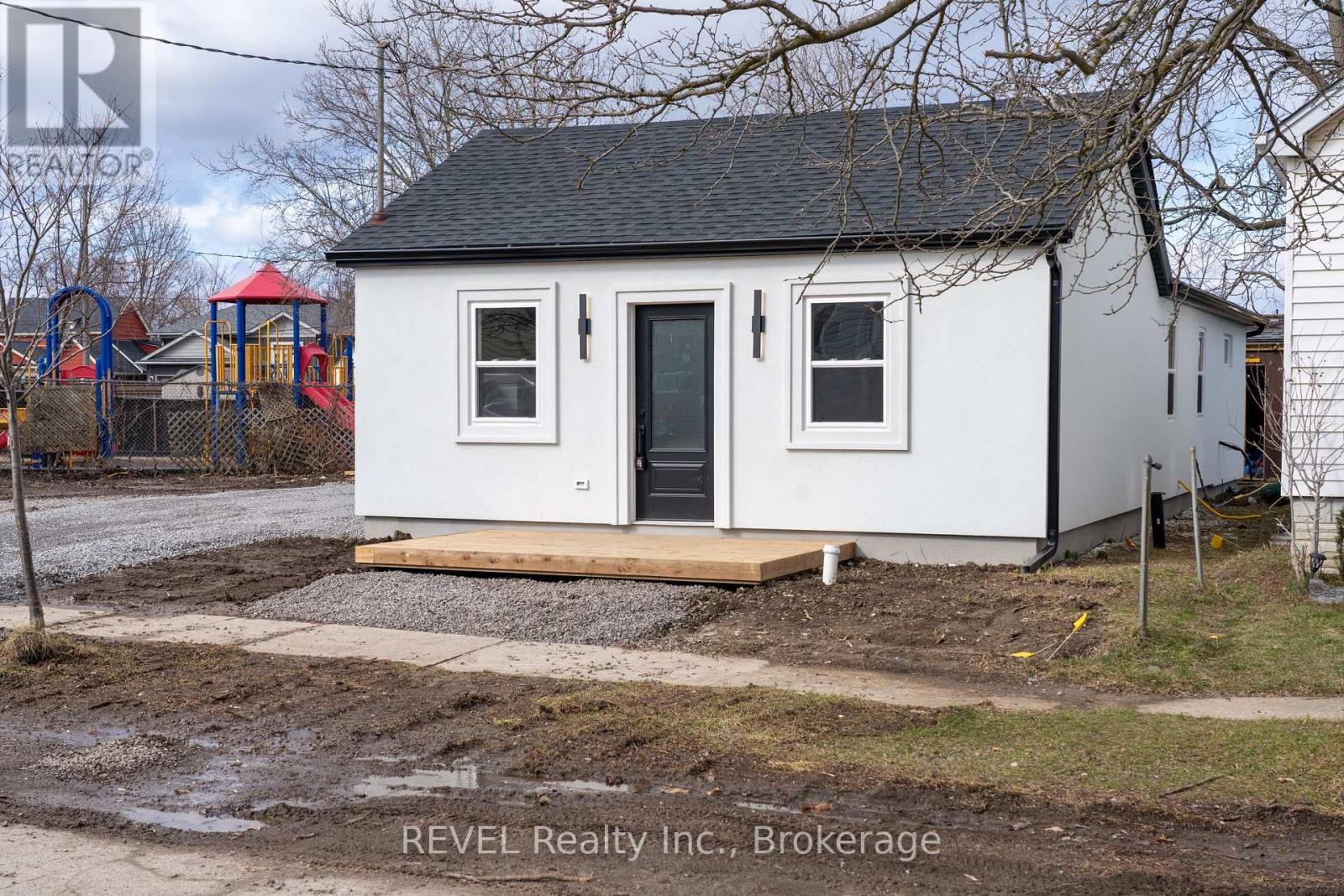 12 Bailey Street, St. Catharines, Ontario  L2S 1J4 - Photo 33 - X12917730