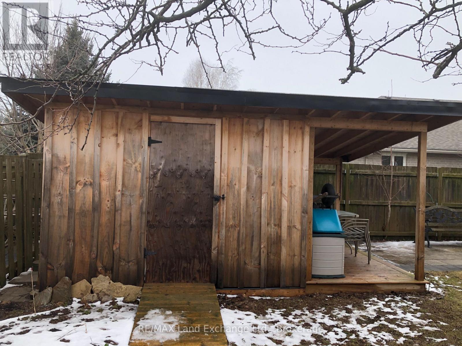 682 Kennard Crescent, Kincardine, Ontario  N2Z 1T3 - Photo 19 - X12917748