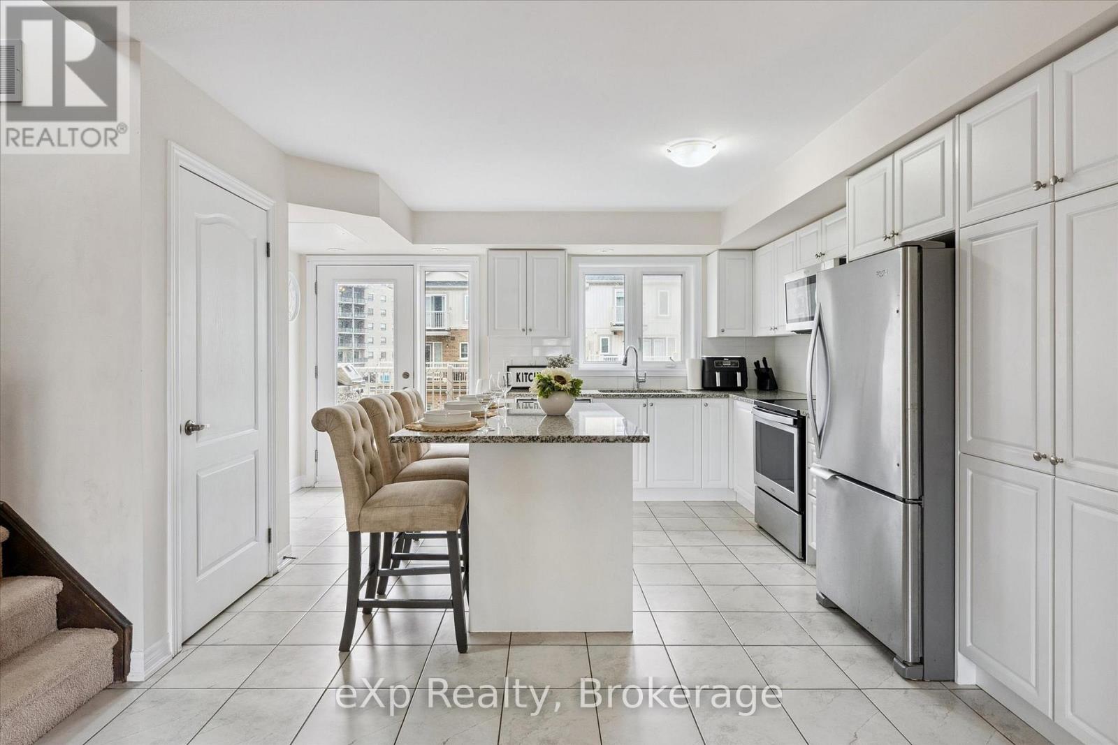 238 Law Drive, Guelph, Ontario  N1E 0P6 - Photo 11 - X12917760