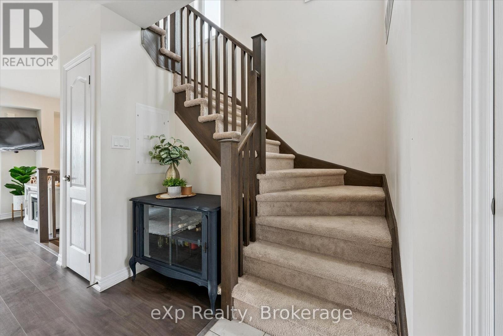 238 Law Drive, Guelph, Ontario  N1E 0P6 - Photo 18 - X12917760