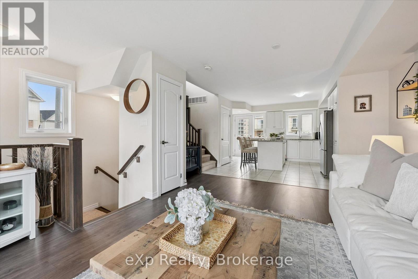 238 Law Drive, Guelph, Ontario  N1E 0P6 - Photo 9 - X12917760