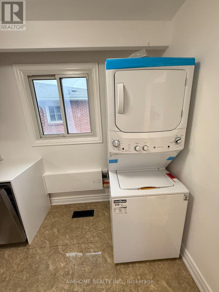 Upper - 100 Hickorynut Drive, Toronto, Ontario  M2J 4W7 - Photo 4 - C12917648