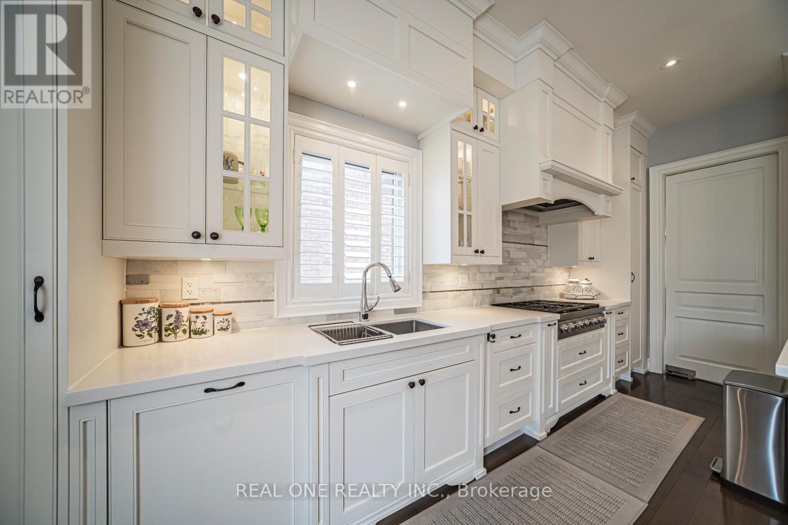 85 Dell Park Avenue, Toronto, Ontario  M6B 2T9 - Photo 23 - C12917676