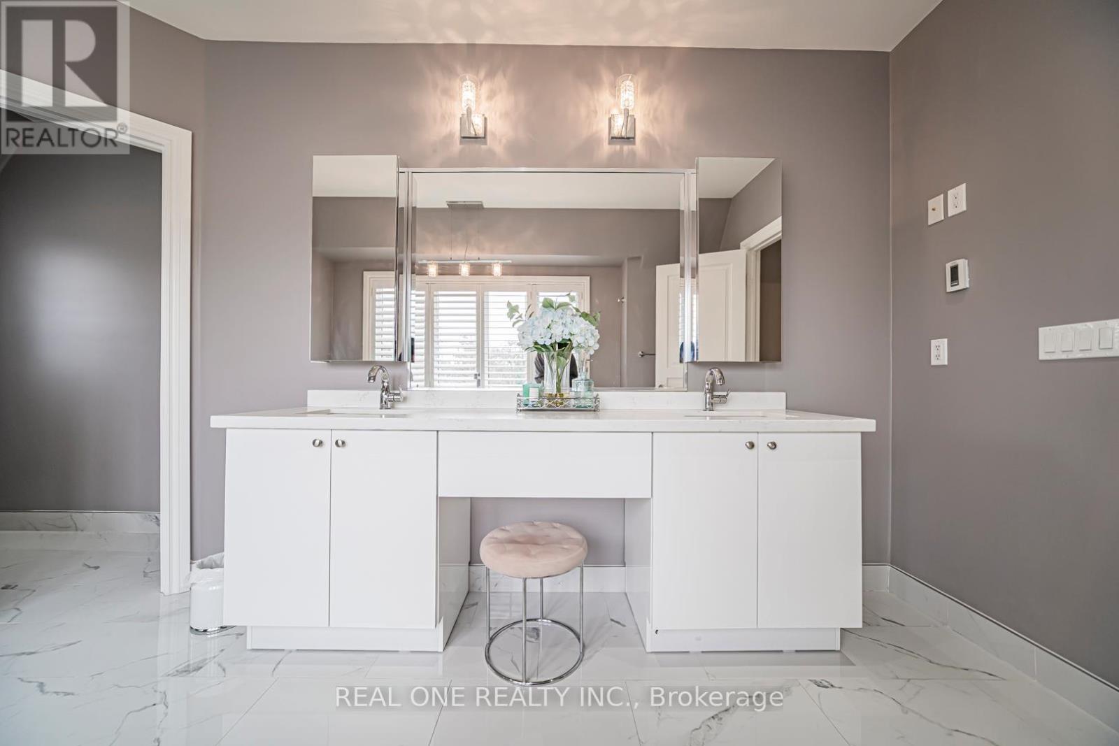 85 Dell Park Avenue, Toronto, Ontario  M6B 2T9 - Photo 28 - C12917676