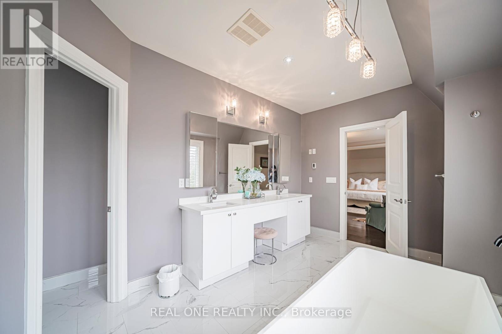 85 Dell Park Avenue, Toronto, Ontario  M6B 2T9 - Photo 29 - C12917676