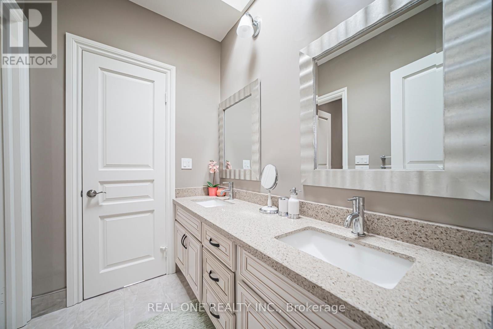 85 Dell Park Avenue, Toronto, Ontario  M6B 2T9 - Photo 33 - C12917676