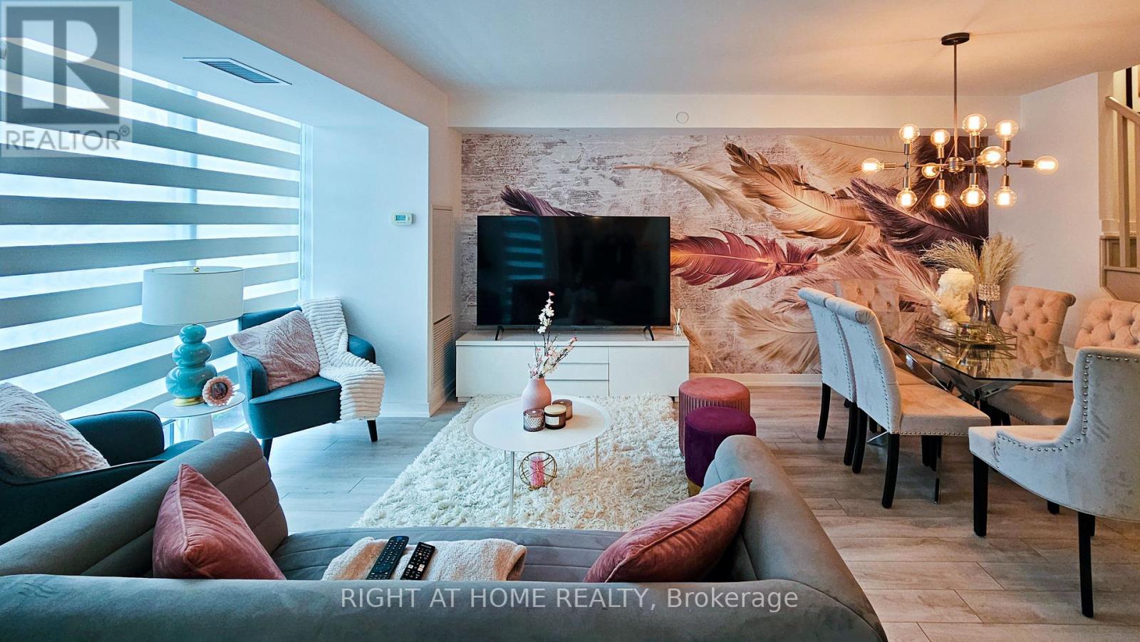 101 - 118 Varna Drive, Toronto, Ontario  M6A 1N3 - Photo 2 - C12917706