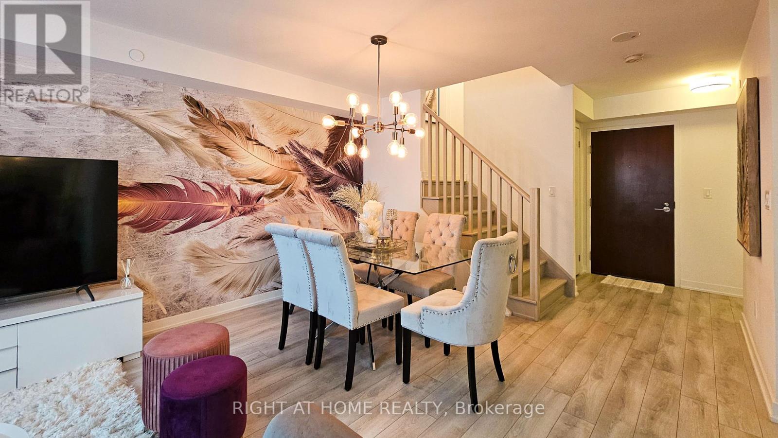 101 - 118 Varna Drive, Toronto, Ontario  M6A 1N3 - Photo 3 - C12917706