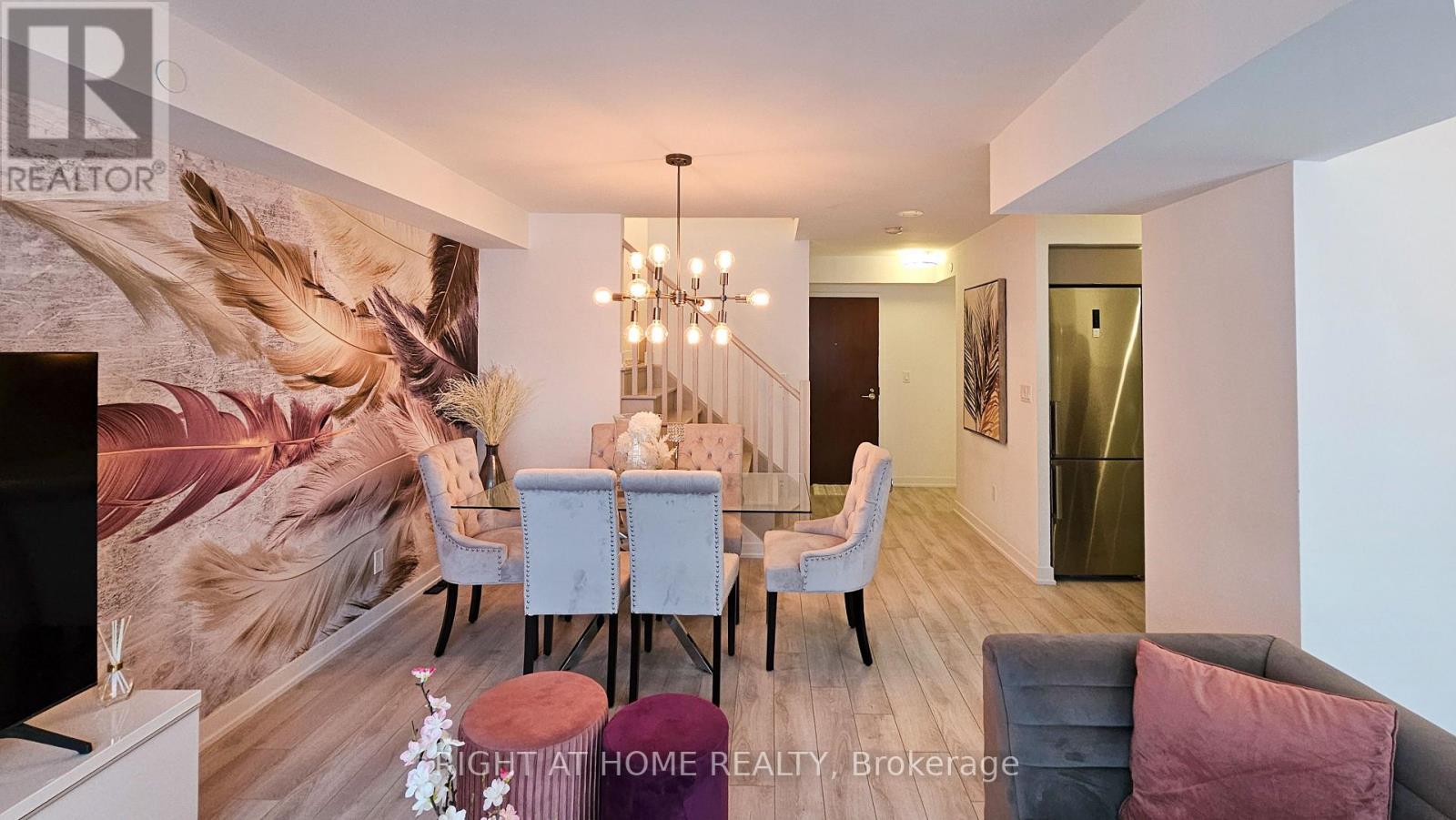 101 - 118 Varna Drive, Toronto, Ontario  M6A 1N3 - Photo 5 - C12917706