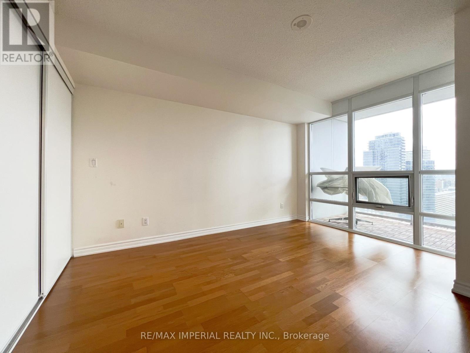 3003 - 761 Bay Street, Toronto, Ontario  M5G 2R2 - Photo 11 - C12917716