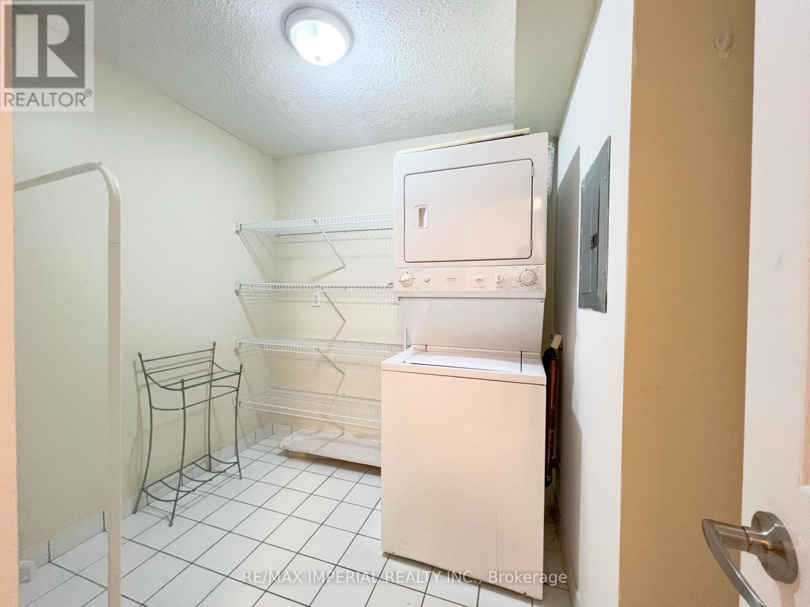 3003 - 761 Bay Street, Toronto, Ontario  M5G 2R2 - Photo 12 - C12917716