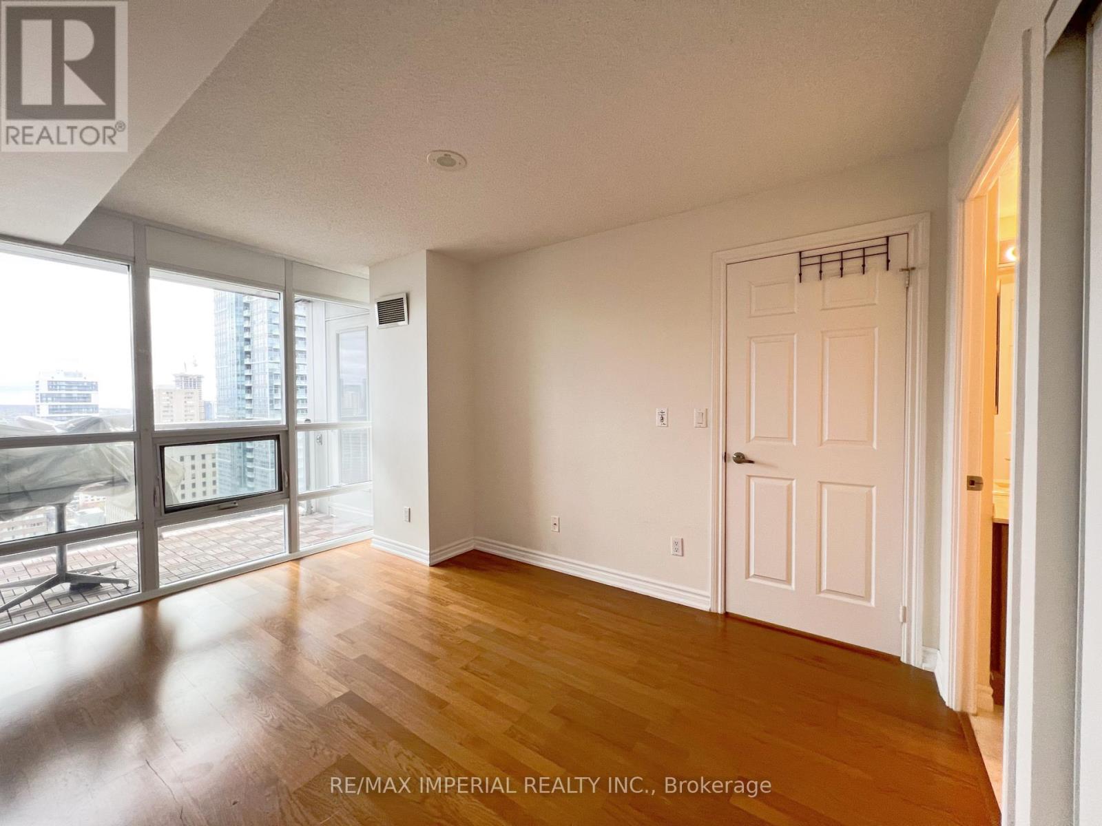 3003 - 761 Bay Street, Toronto, Ontario  M5G 2R2 - Photo 14 - C12917716