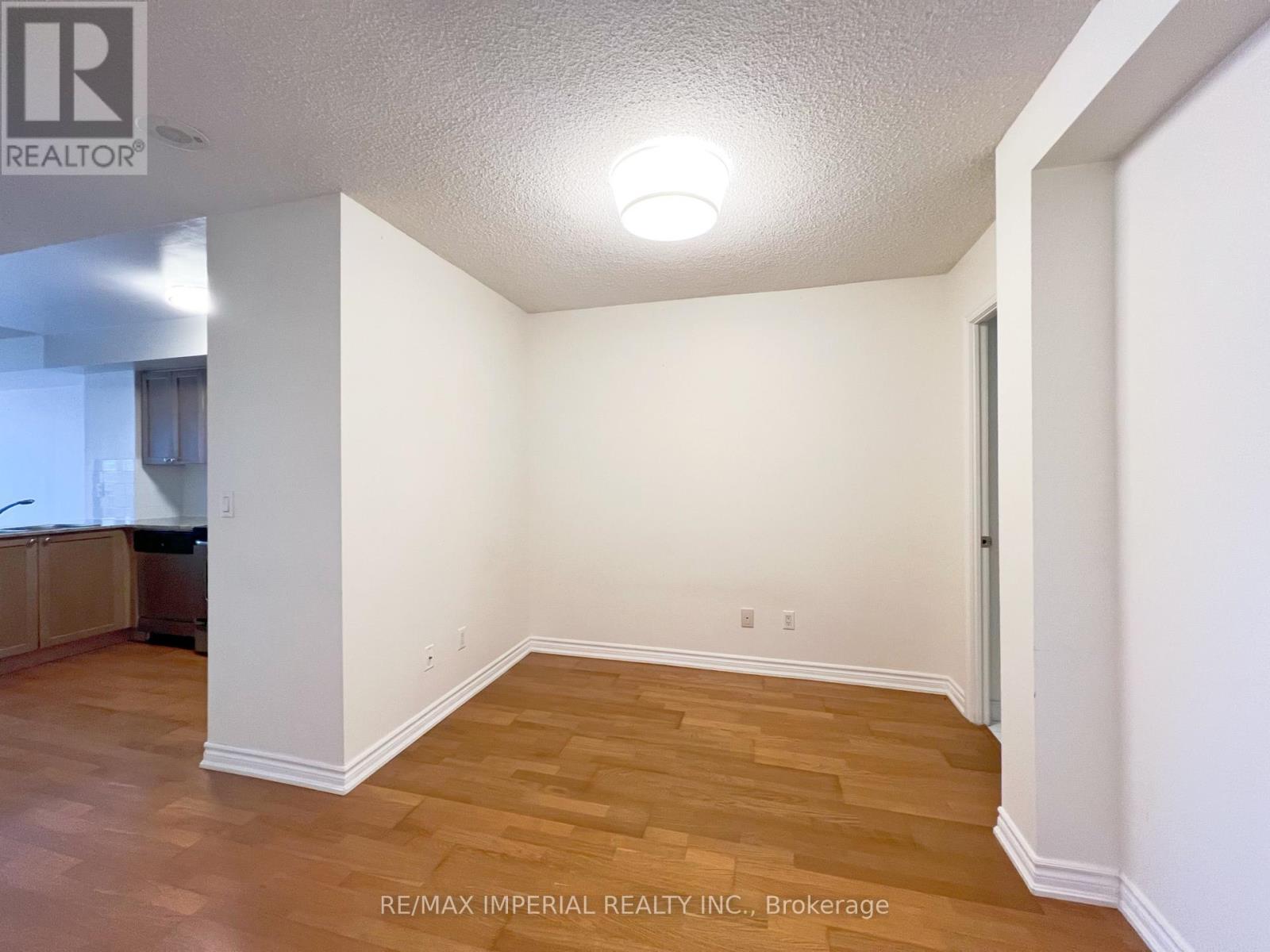 3003 - 761 Bay Street, Toronto, Ontario  M5G 2R2 - Photo 2 - C12917716