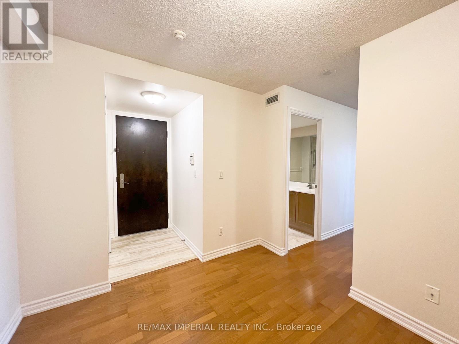 3003 - 761 Bay Street, Toronto, Ontario  M5G 2R2 - Photo 3 - C12917716