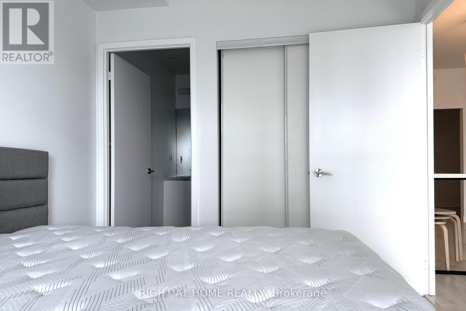 901 - 8 Eglinton Avenue E, Toronto, Ontario  M4P 0C1 - Photo 4 - C12917744