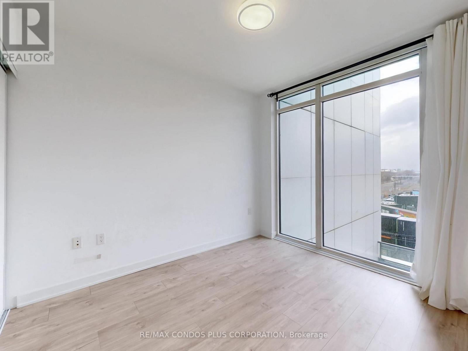 410 - 27 Bathurst Street, Toronto, Ontario  M5V 0R1 - Photo 24 - C12917746