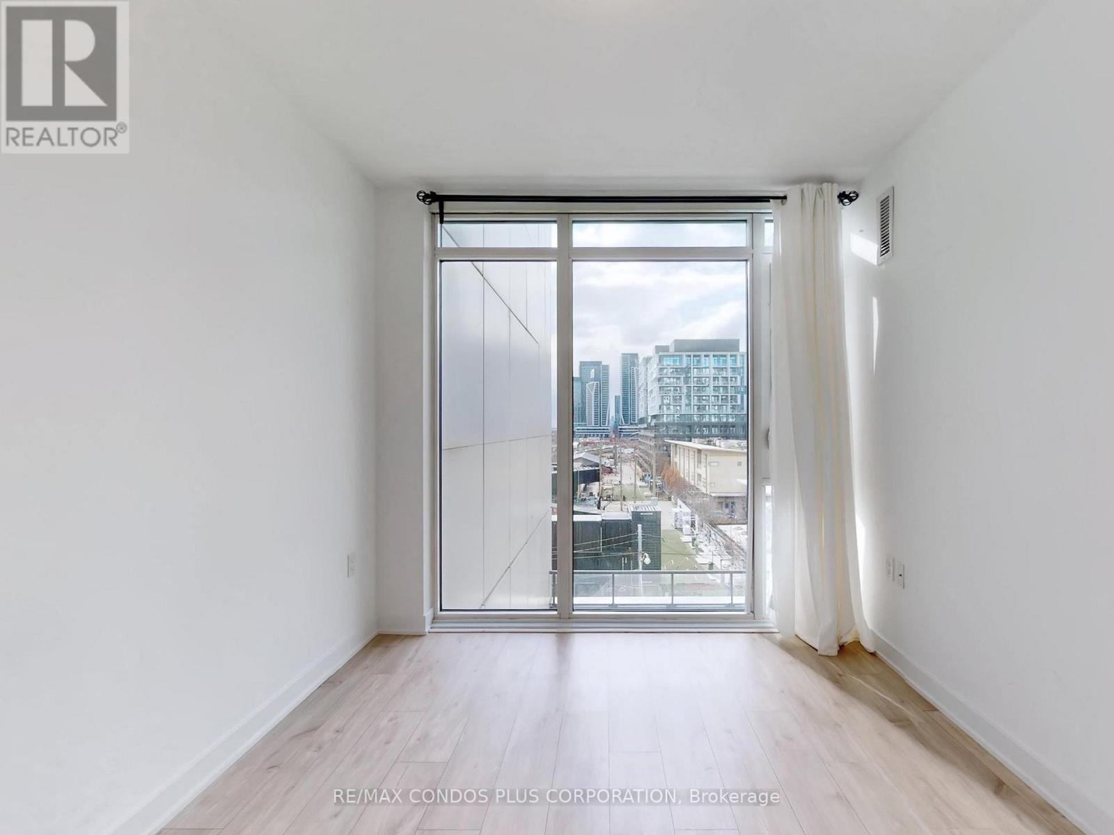 410 - 27 Bathurst Street, Toronto, Ontario  M5V 0R1 - Photo 25 - C12917746