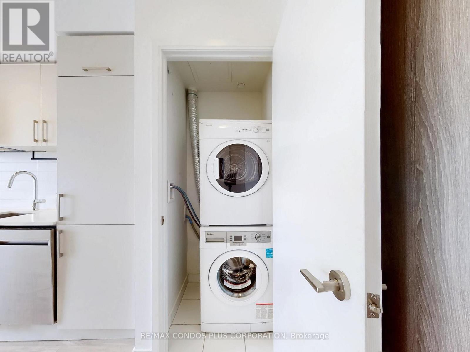 410 - 27 Bathurst Street, Toronto, Ontario  M5V 0R1 - Photo 31 - C12917746