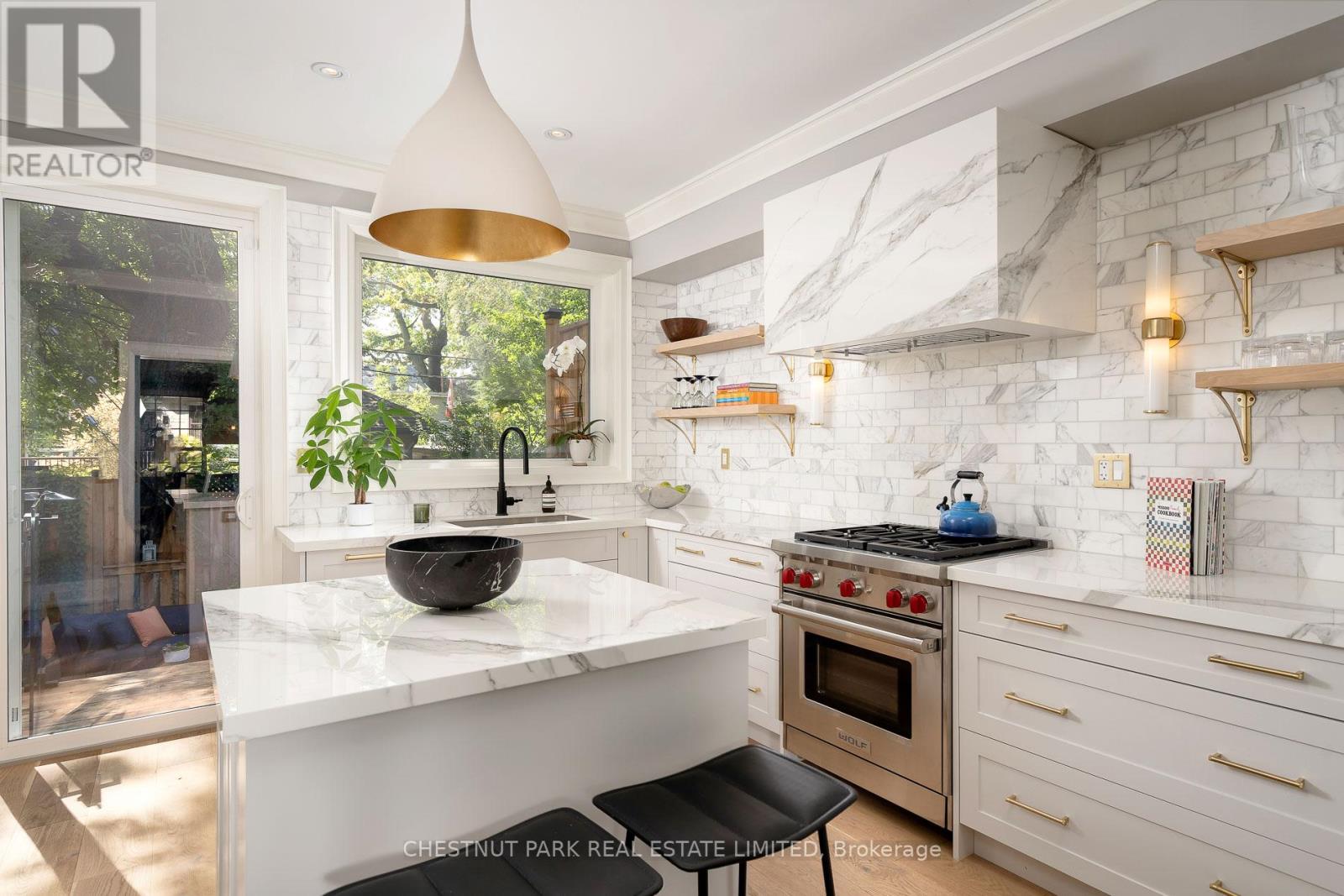 131 Alcorn Avenue, Toronto, Ontario  M4V 1E5 - Photo 13 - C12917754